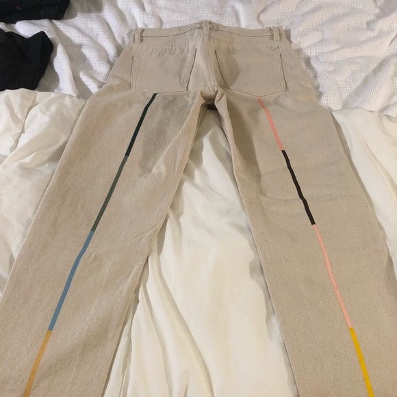 Still Here Cloud Rainbow Tate Crop - Picture 6 of 7